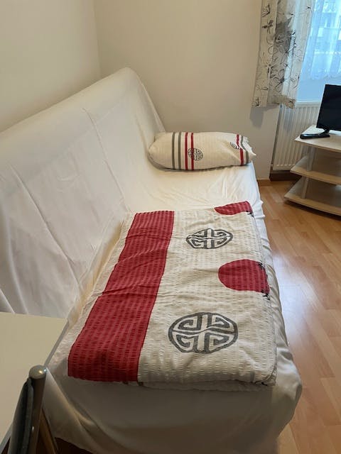 Apartment for rent for €850 per month in Munich, Lerchenauer Straße