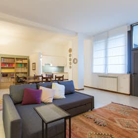 公寓 正在以 €1,600 的月租出租，其位于 Milan, Via Mecenate
