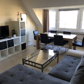 Apartment for rent for €1,750 per month in Düsseldorf, Windscheidstraße