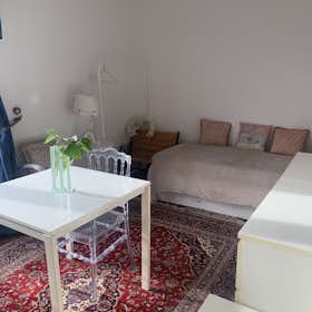 Private room for rent for €600 per month in Brussels, Rue Niellon