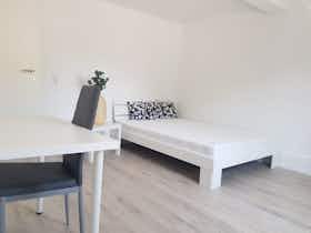 Отдельная комната сдается в аренду за 645 € в месяц в Stuttgart, Hedelfinger Platz