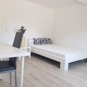 WG-Zimmer for rent for 645 € per month in Stuttgart, Hedelfinger Platz