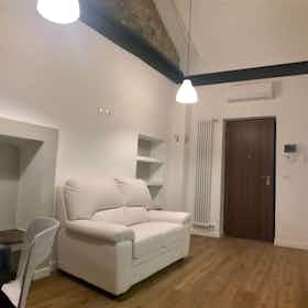 公寓 正在以 €800 的月租出租，其位于 Turin, Via Goffredo Mameli