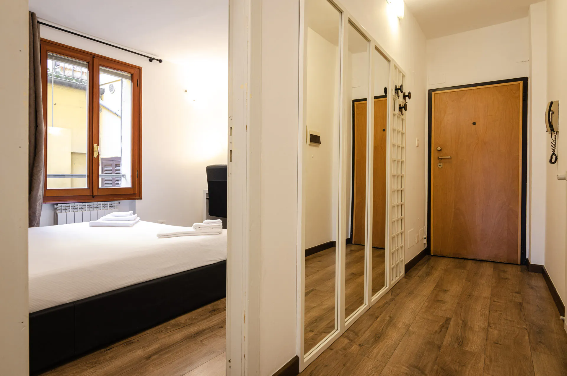 2-Bedroom Apartment in Via Luigi Zamboni, Bologna (1073883) ROOM 2