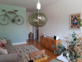 Apartment for rent for €1,550 per month in Madrid, Calle de Pablo Casals