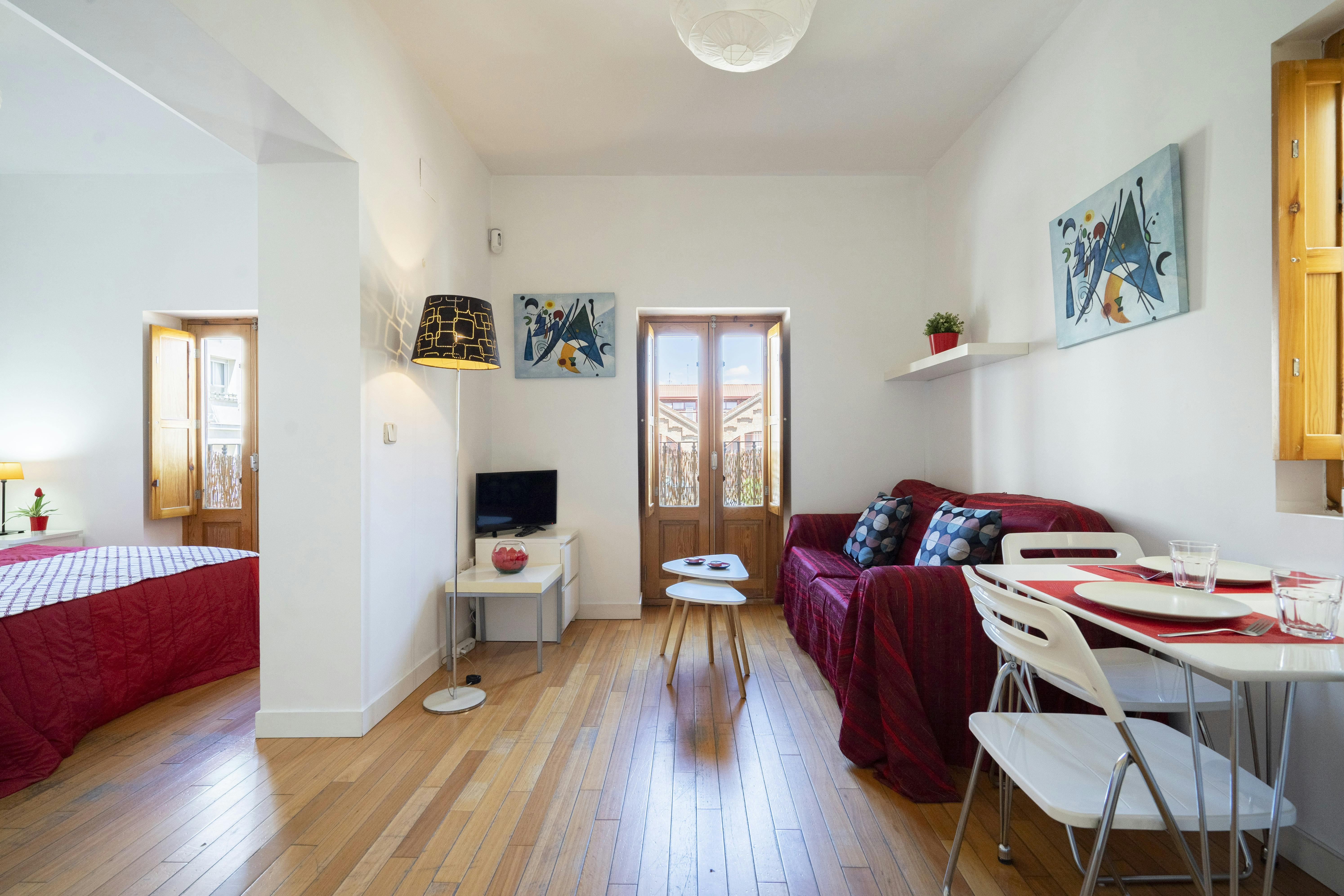 Студия сдается в аренду за 895 € в месяц в Madrid, Calle de Doña Urraca