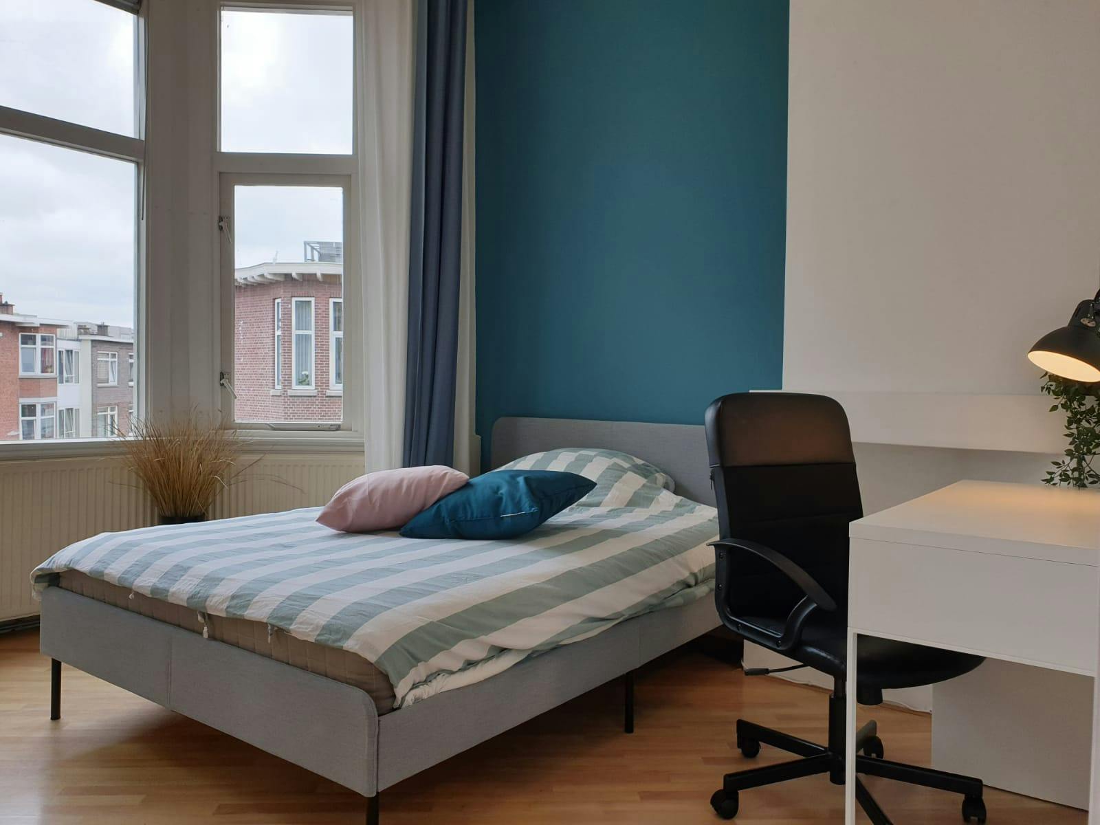 Kamer aan Van der Capellenstraat, The Hague