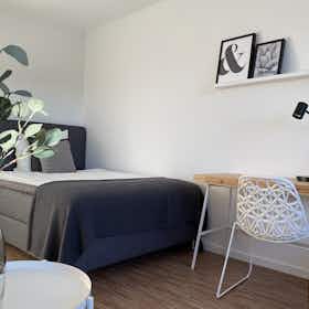Квартира сдается в аренду за 1 790 € в месяц в Köln, Waldecker Straße