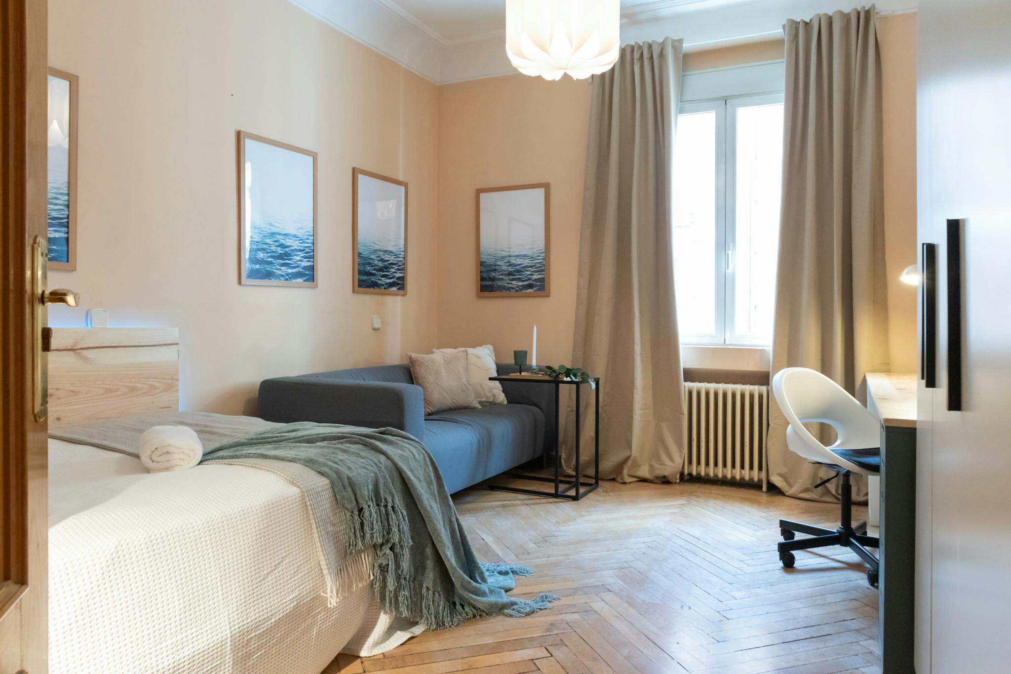 Calle Isabel La Católica, Madrid preview