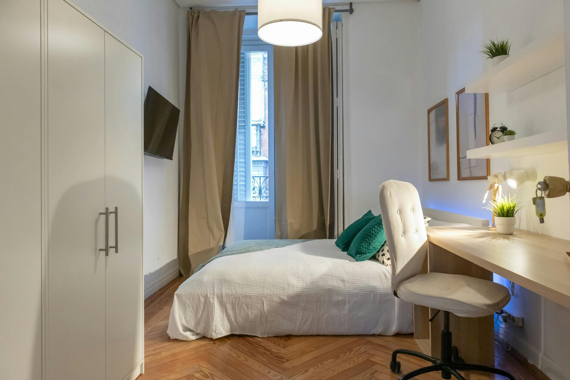 Calle de la Plaza, Madrid preview