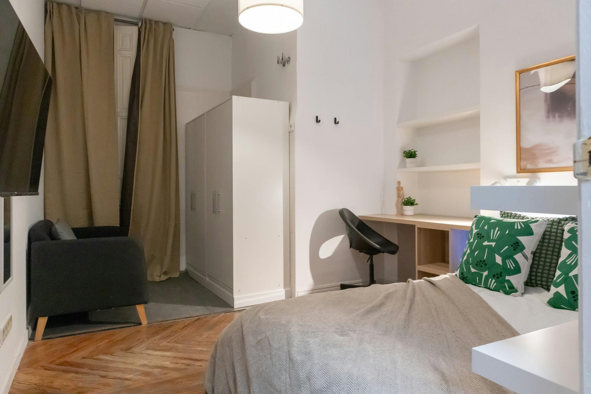 Calle de la Plaza, Madrid preview