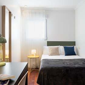 Private room for rent for €695 per month in Madrid, Calle de San Bernardo