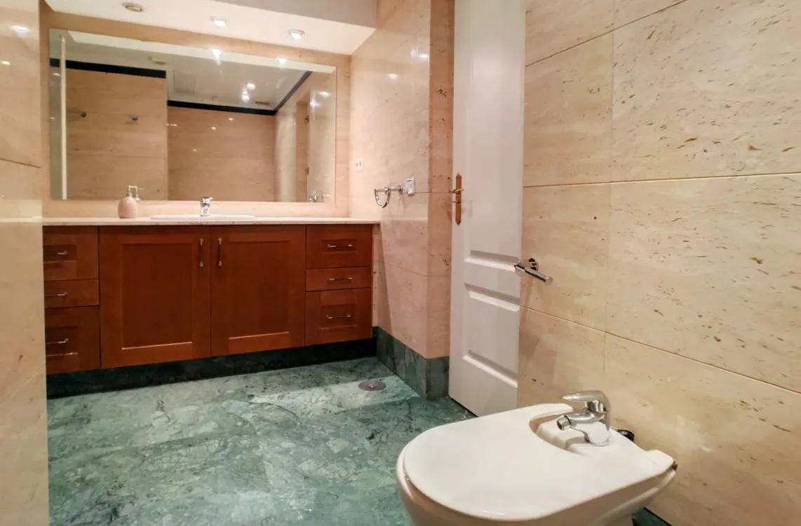 Private room in Calle de San Bernardo, Madrid (1081762) ROOM