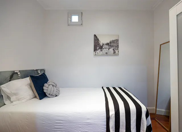 Private room in Calle de San Bernardo, Madrid (1081767) room image 2