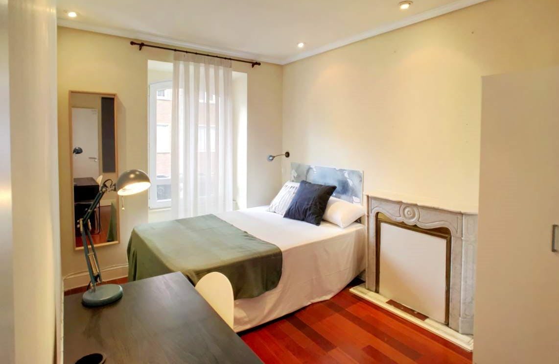 Calle de San Bernardo, Madrid preview