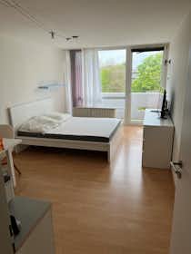 Studio for rent for €1,500 per month in Munich, Zieblandstraße