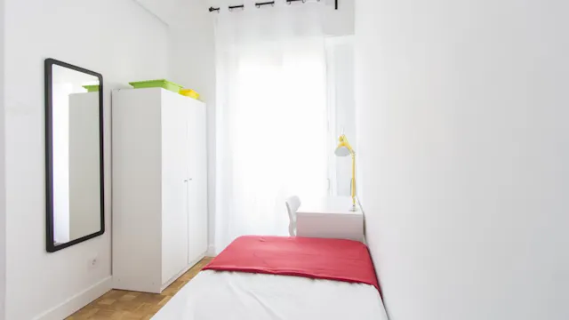 Private room in Calle de Bravo Murillo, Madrid (1081956) room image 1