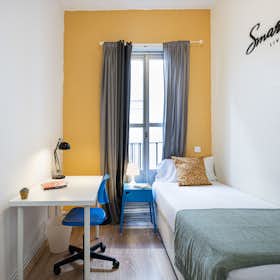 Private room for rent for €655 per month in Madrid, Plaza de la Marina Española