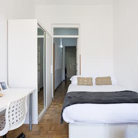 Private room for rent for €725 per month in Madrid, Plaza de la Marina Española