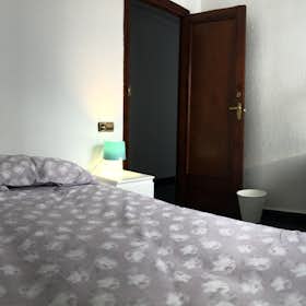 Private room for rent for €310 per month in Valencia, Calle Doctor Juan José Dominé