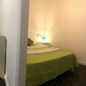 Private room for rent for €310 per month in Valencia, Calle Doctor Juan José Dominé