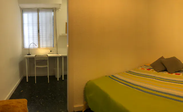 Private room in Calle Doctor Juan José Dominé, Valencia (1082512) room image 2
