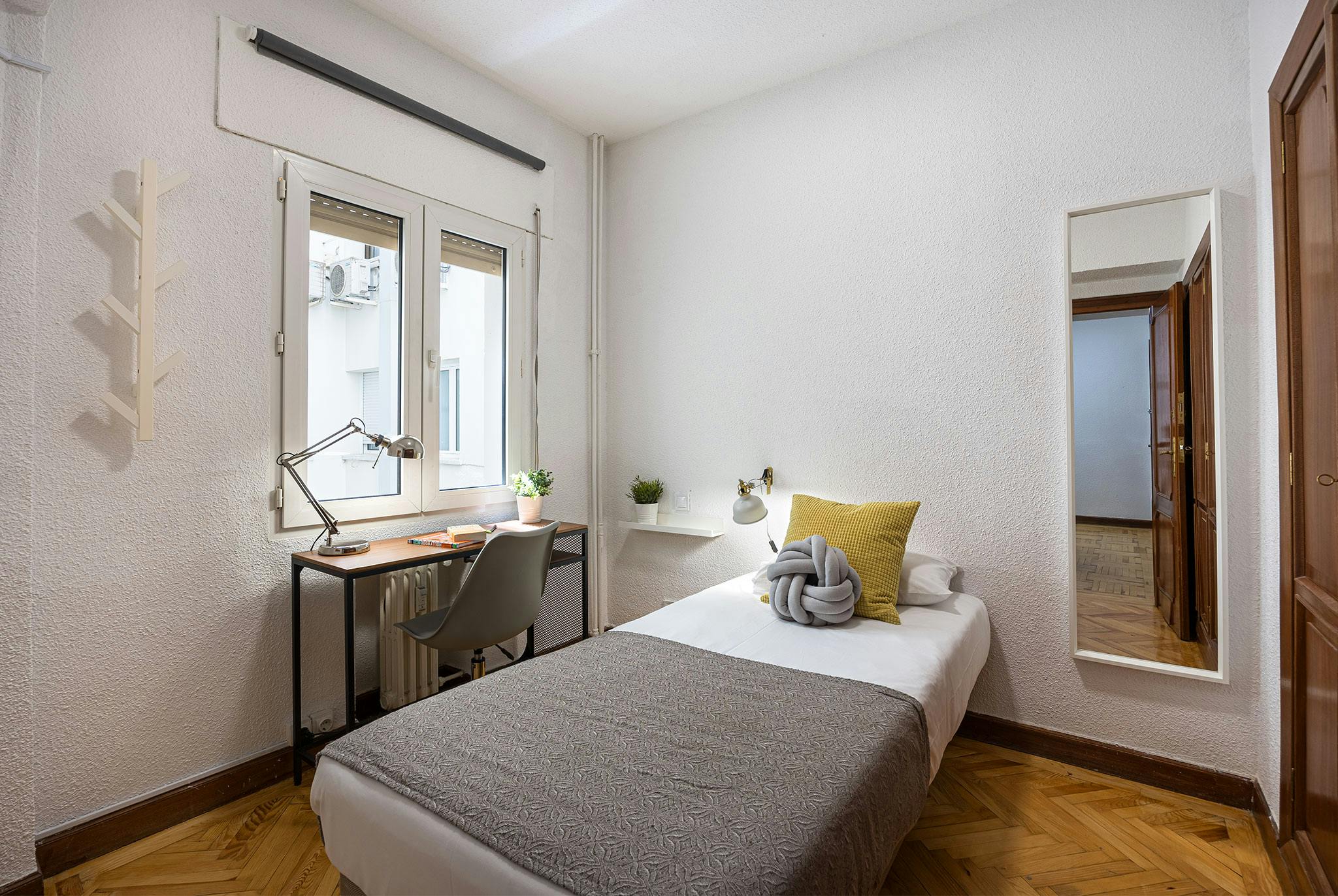 Calle Doctor Castelo, Madrid preview