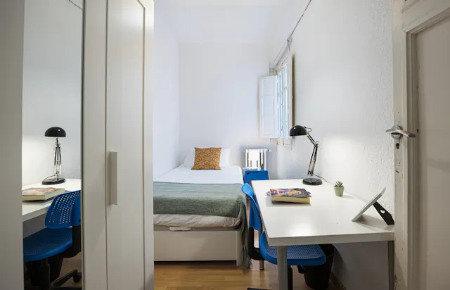 Private room in Calle de Palos de la Frontera, Madrid (1082685) room image 1