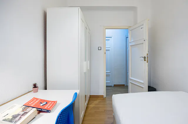 Private room in Calle de Palos de la Frontera, Madrid (1082687) room image 2