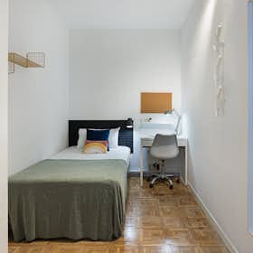 Private room for rent for €615 per month in Madrid, Calle de Orense
