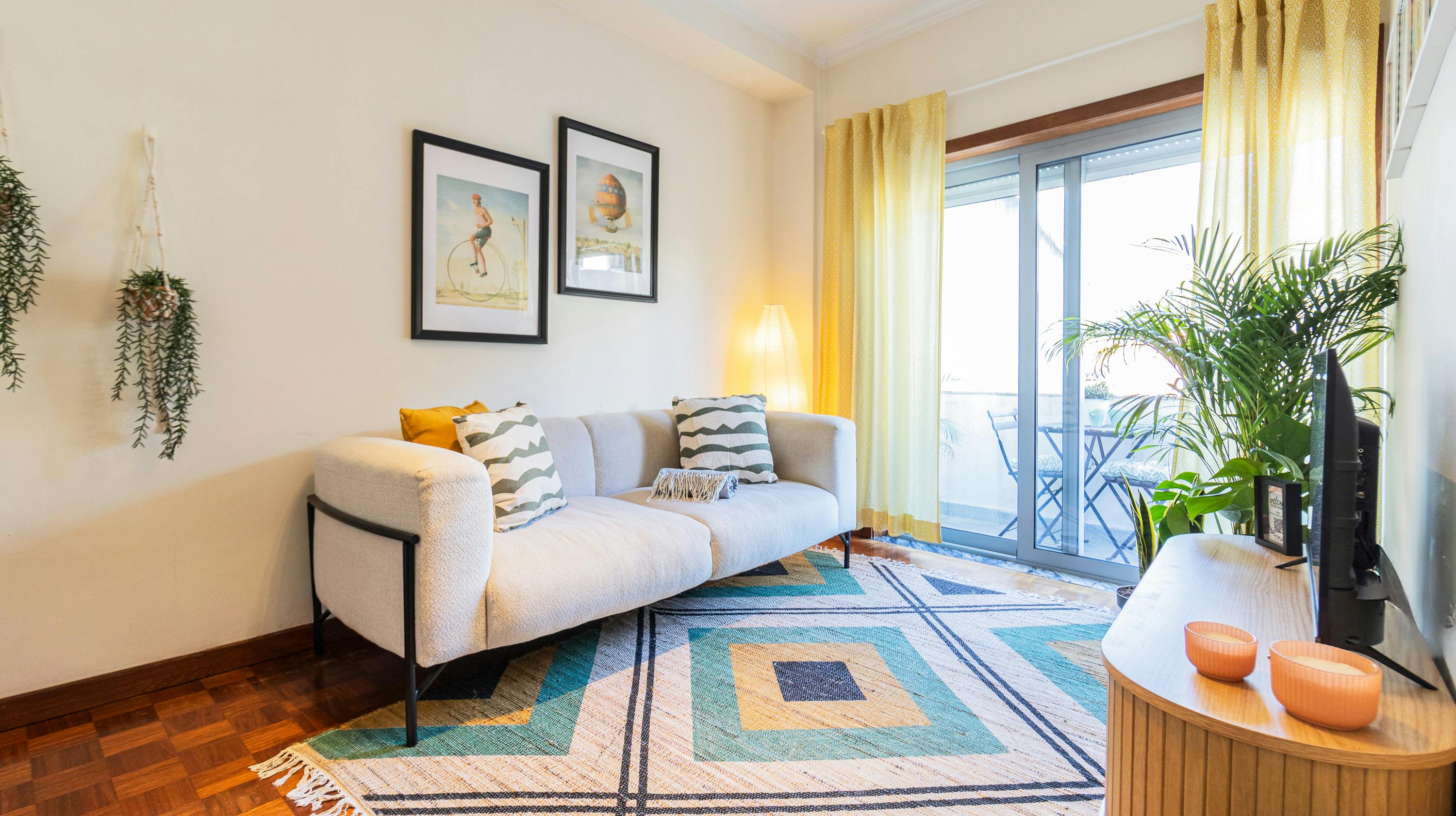 Квартира за оренду для 980 EUR на місяць у Porto, Rua de Faria Guimarães