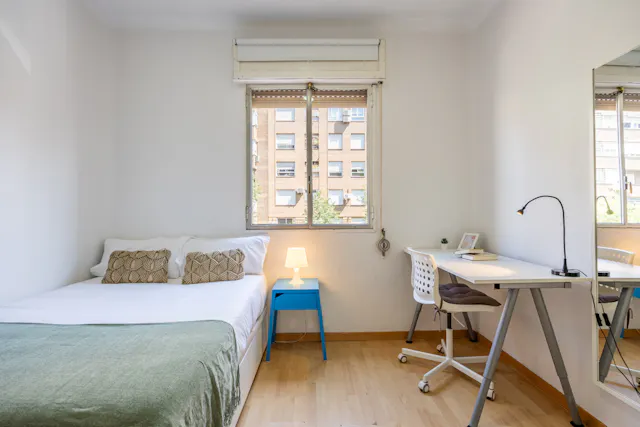Private room in Calle de Palos de la Frontera, Madrid (1083476) room image 2