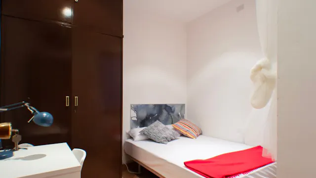 Private room in Carrer del Comte Borrell, Barcelona (1083643) room image 1