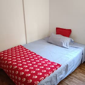 Private room for rent for €700 per month in Madrid, Calle de Pinilla del Valle