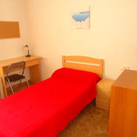 Private room for rent for €245 per month in Córdoba, Calle Fray Diego de Cádiz