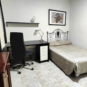Private room for rent for €550 per month in Madrid, Calle de Gaztambide