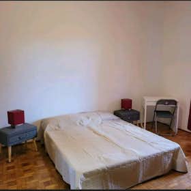 Private room for rent for €300 per month in Turin, Via Antonio Cecchi
