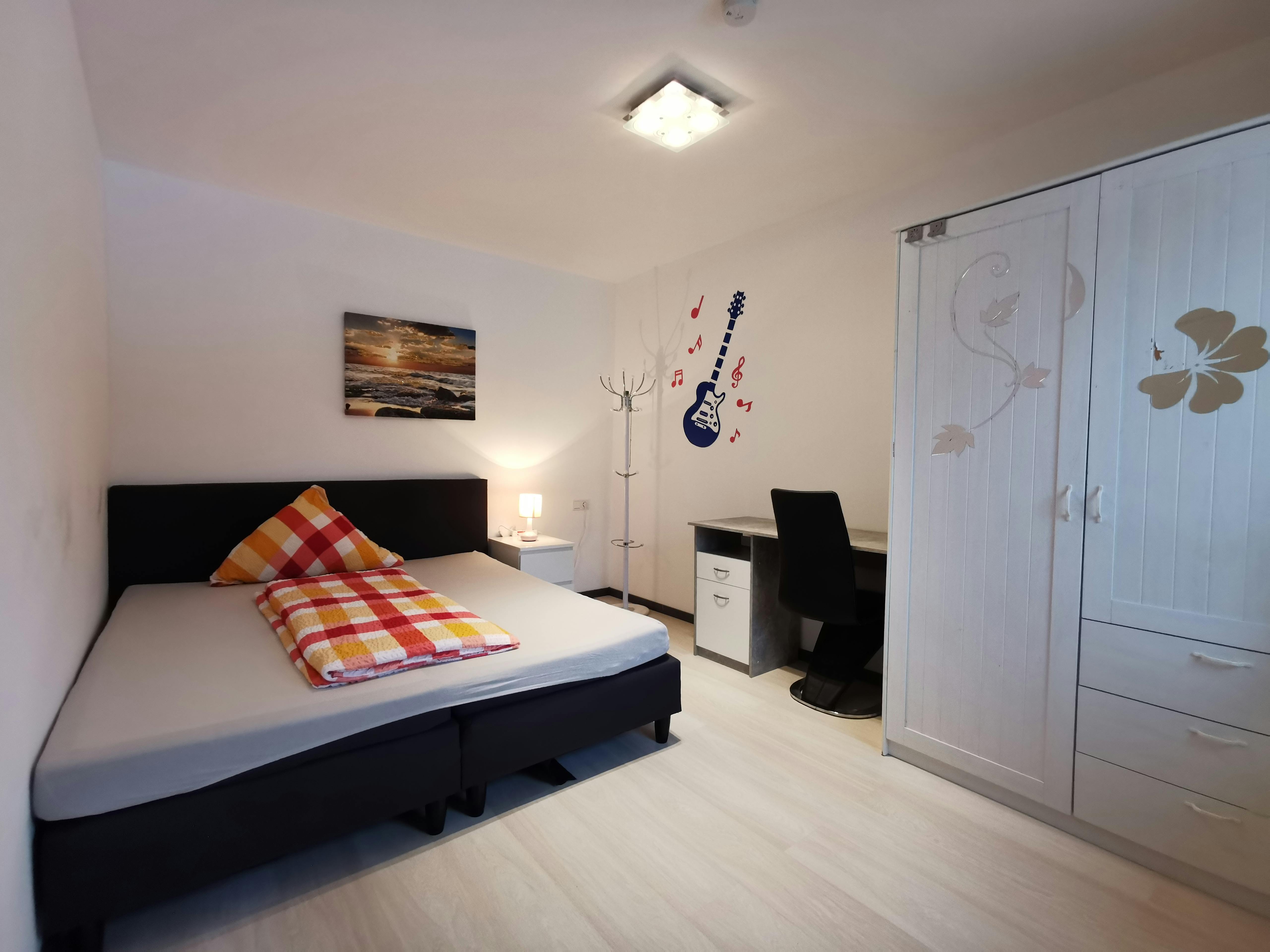 Квартира за оренду для 1 700 EUR на місяць у Köln, Ebereschenweg