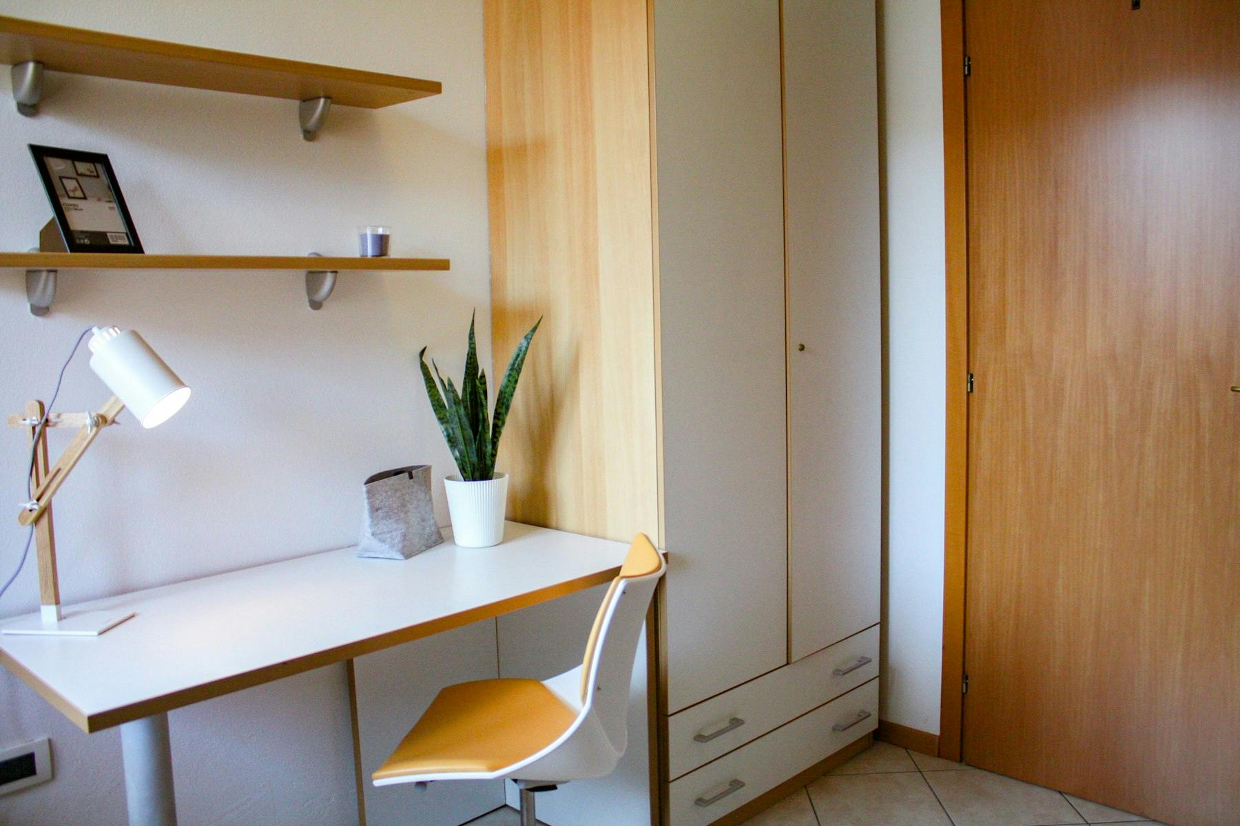 Private room in Via Tommaso Gar, Trento (1094437) room image 2