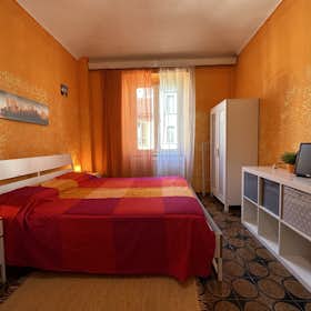 Cameră privată de închiriat pentru 500 EUR pe lună în Turin, Via Monginevro