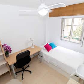 Private room for rent for €315 per month in Valencia, Carrer Aben al Abbar