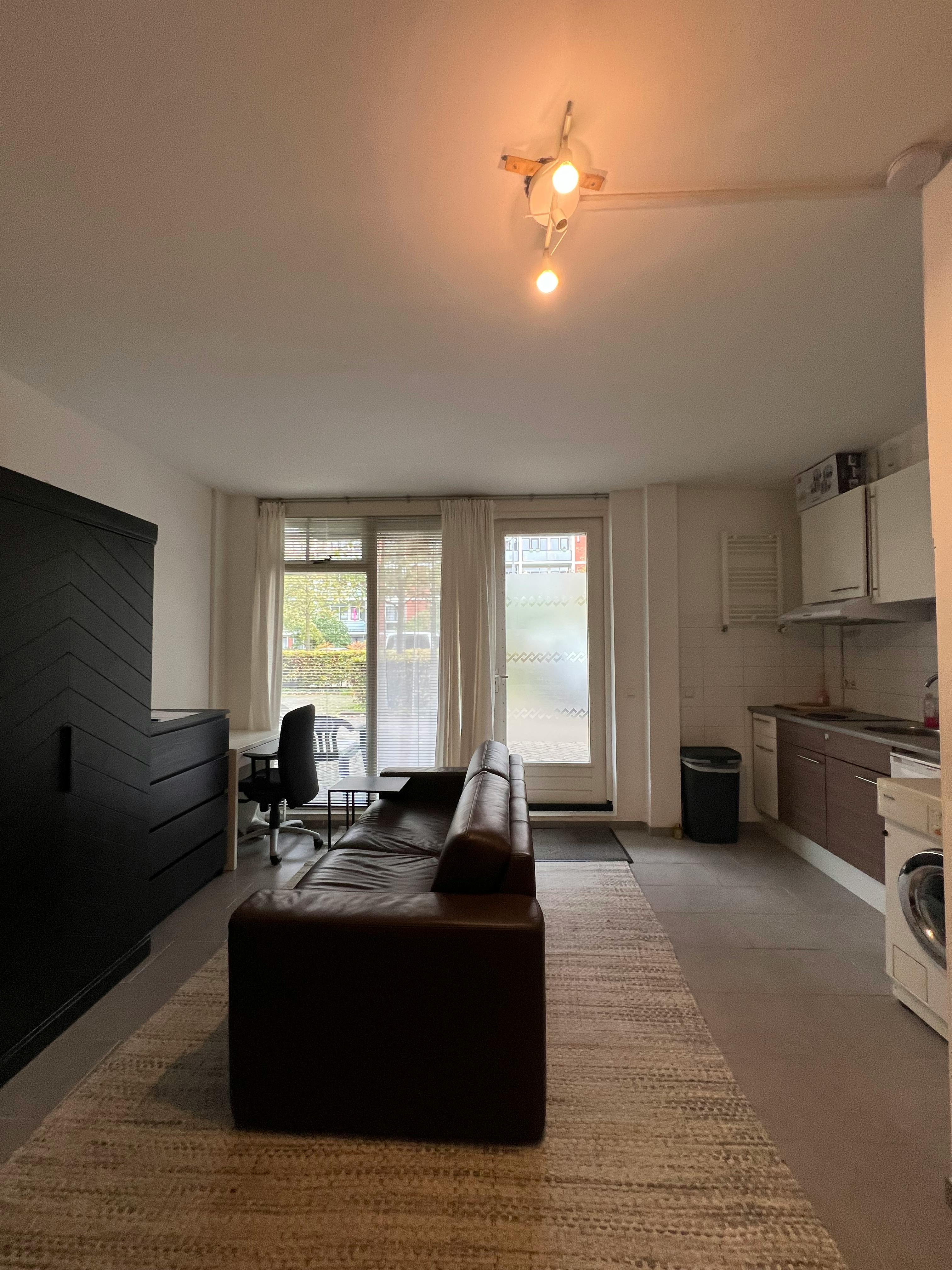 Studio te huur voor € 1.900 per maand in Amsterdam, Willem Nakkenstraat
