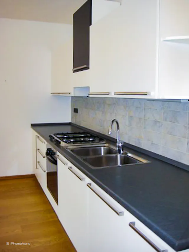 1-Bedroom Apartment in Via Torre Vanga, Trento room image 5