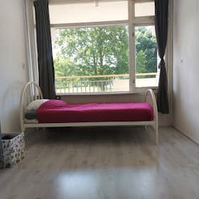 Private room for rent for €875 per month in Capelle aan den IJssel, Dotterlei