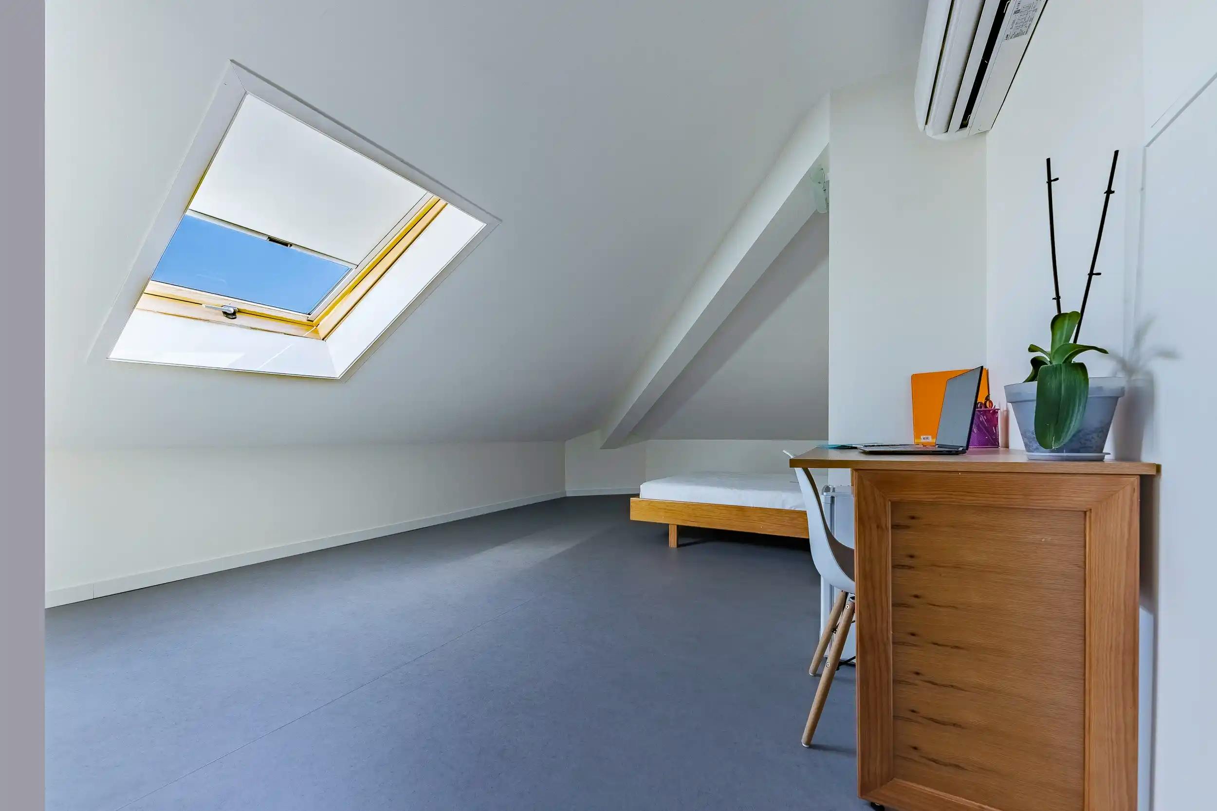 Private room for rent for €690 per month in Coimbra, Rua Diogo Castilho