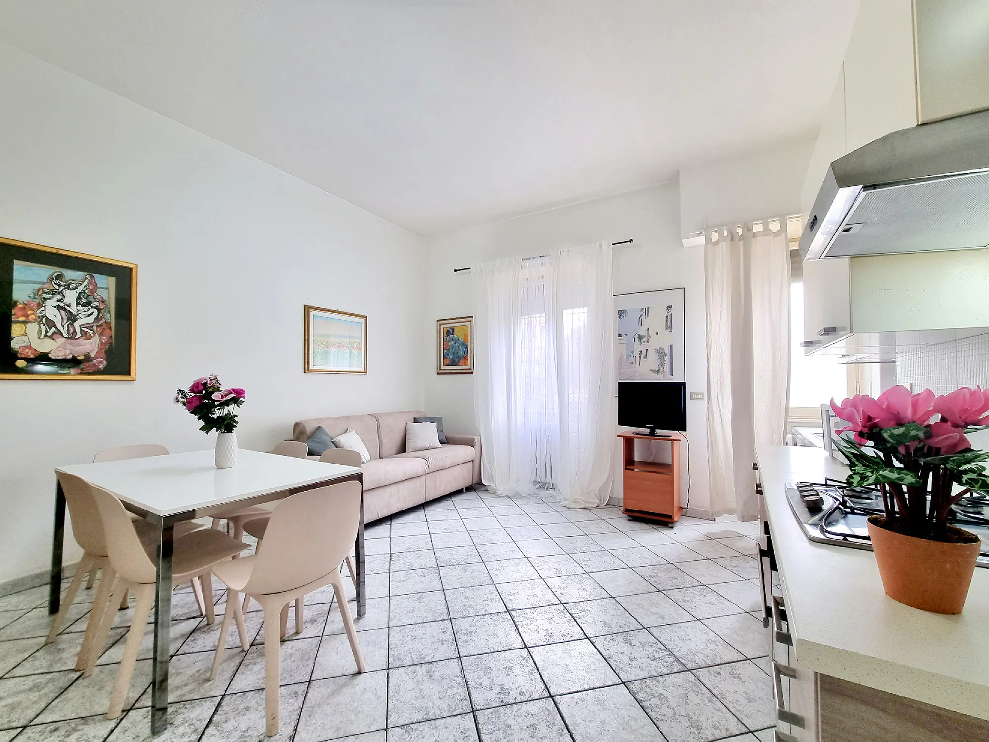 2-Bedroom Apartment in Piazza Carlo Donegani, Milan (1106879) ROOM 1