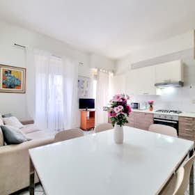 Apartment for rent for €2,650 per month in Milan, Piazza Carlo Donegani