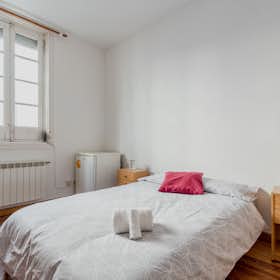 Private room for rent for €460 per month in Madrid, Calle de Concepción Jerónima