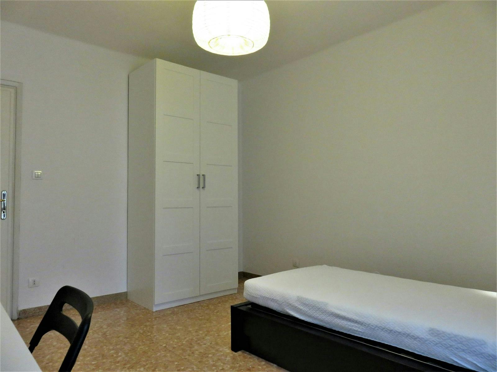 Private room in Via Santa Chiara, Verona (1109613) ROOM 4