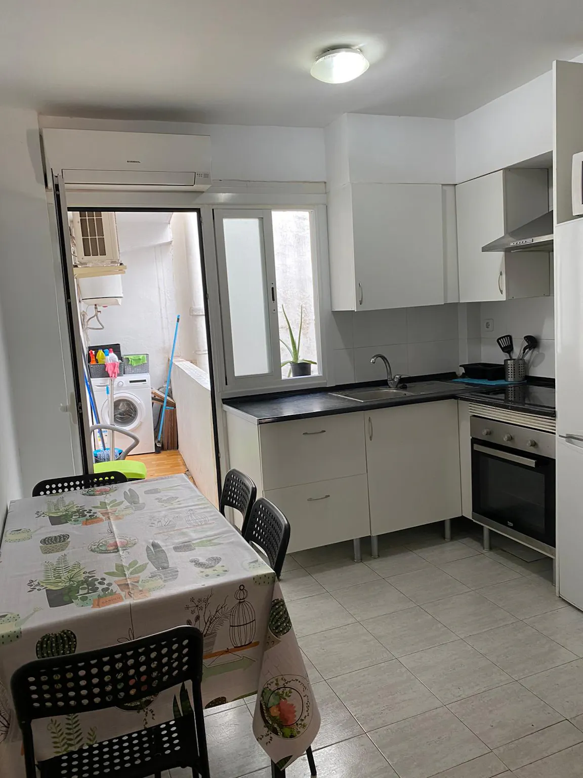 Private room in Calle Jacomart, Valencia (1111119) ROOM 4